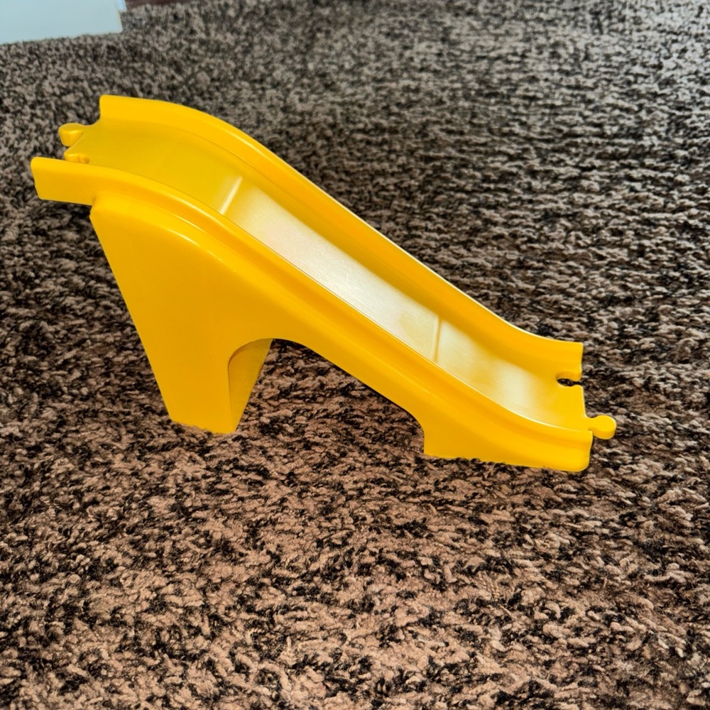 Little Tikes Peak Road Railway Green Mountain Train HILL REPLACEMENT Part Yellow